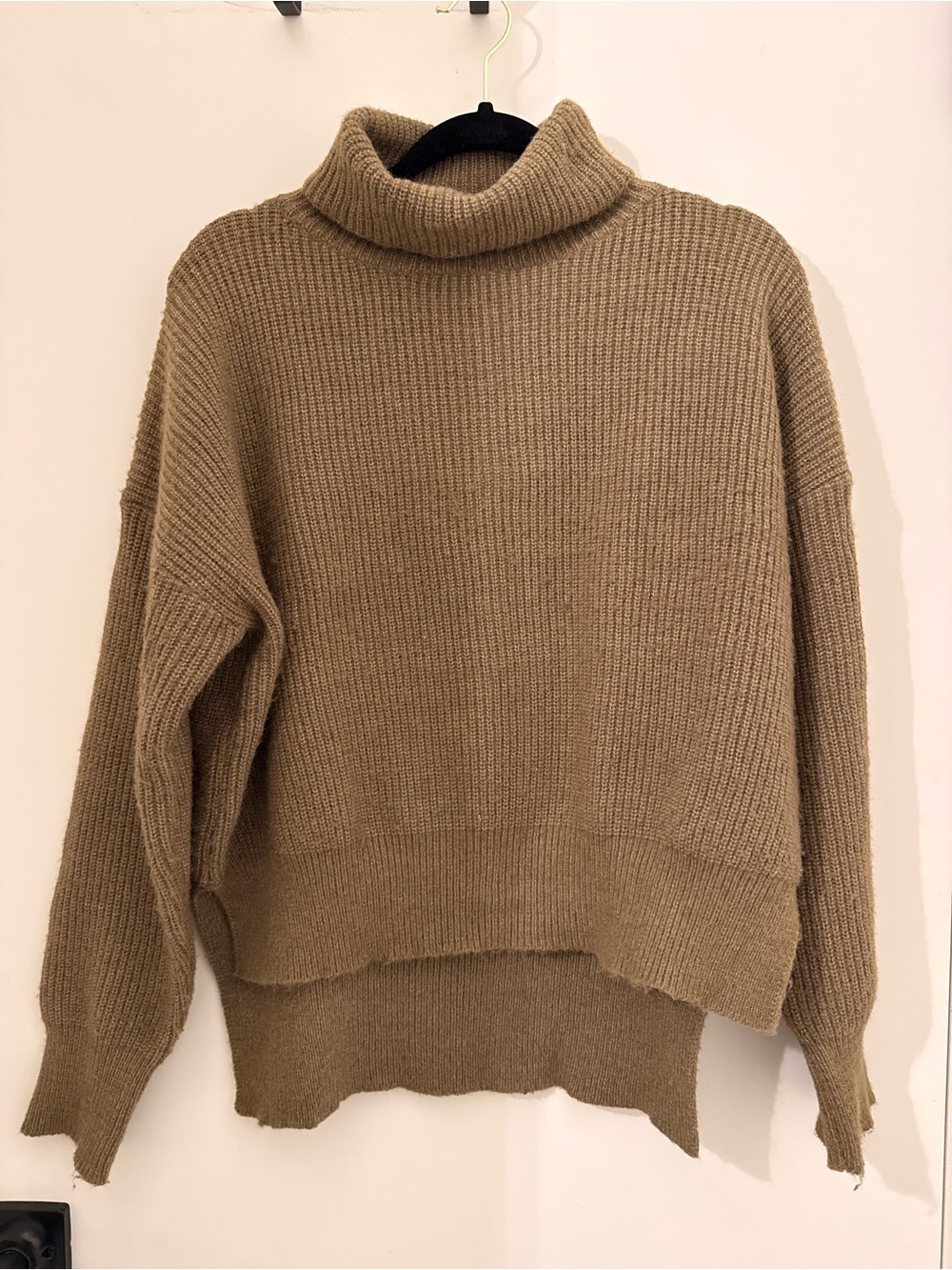 Forever 21 Cropped Turtleneck Sweater in Taupe